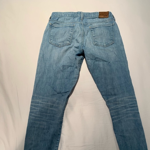 Lucky Brand light wash jeans - Picture 2 of 4